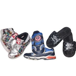 Reebok Marvel Shoes Size 1 1/2 Captain America Light Up Shoes S2 & MED slides